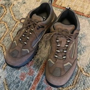 Vasque size 9 hiking boots in light brown leather with minimal wear.